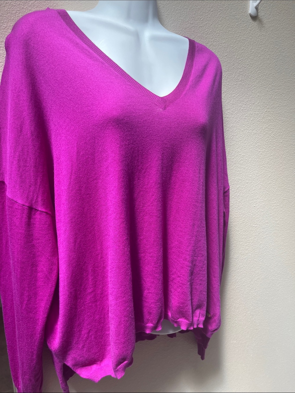Polo Ralph Lauren XL V-Neck Sweater in Berry soft luxury New with tags - Picture 2 of 12